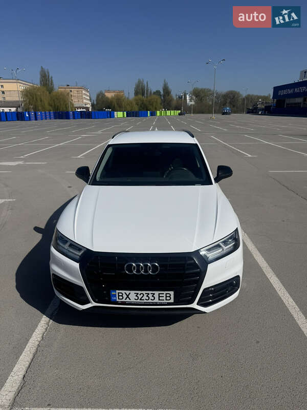 Внедорожник / Кроссовер Audi Q5 2019 в Каменец-Подольском