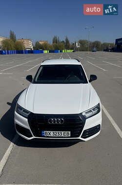 Позашляховик / Кросовер Audi Q5 2019 в 