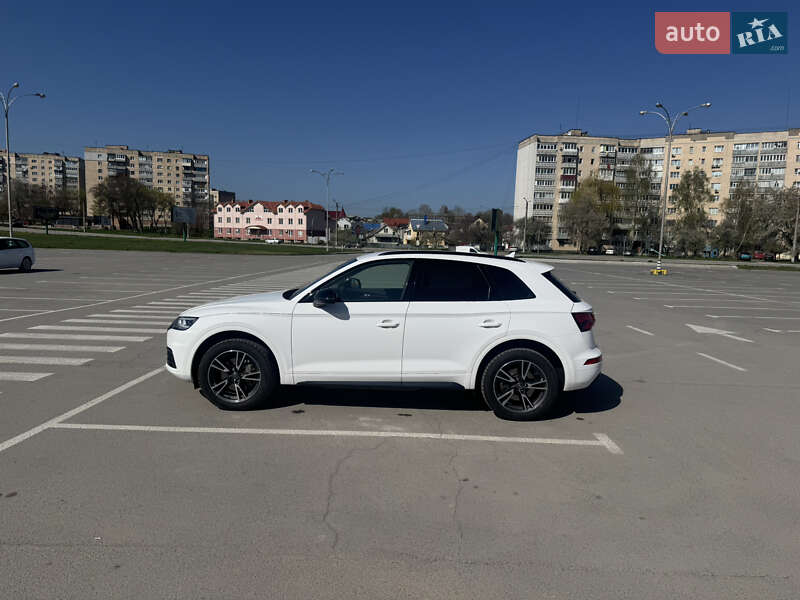 Внедорожник / Кроссовер Audi Q5 2019 в Каменец-Подольском