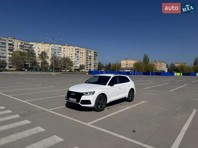 Внедорожник / Кроссовер Audi Q5 2019 в Каменец-Подольском