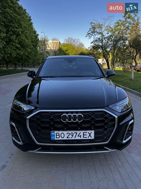 Внедорожник / Кроссовер Audi Q5 2022 в 