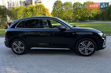 Внедорожник / Кроссовер Audi Q5 2022 в 