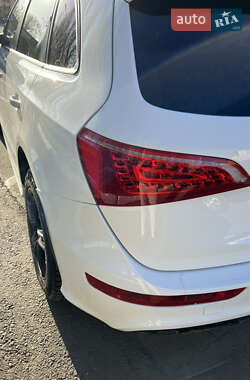 Внедорожник / Кроссовер Audi Q5 2011 в 