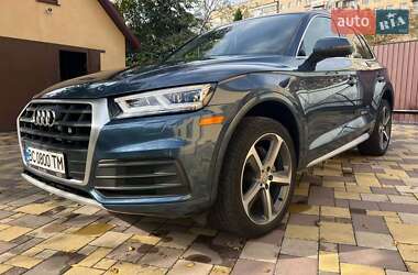 Внедорожник / Кроссовер Audi Q5 2018 в 