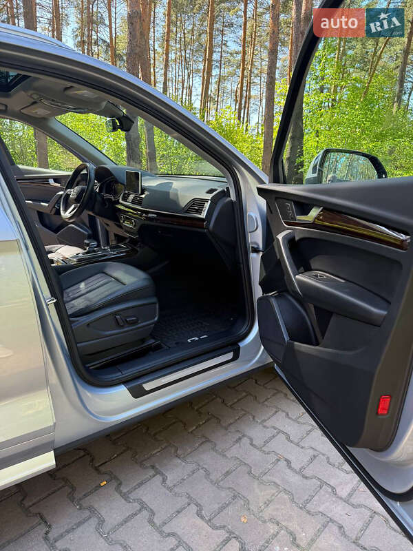 Позашляховик / Кросовер Audi Q5 2018 в Новояворівську