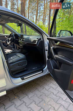 Внедорожник / Кроссовер Audi Q5 2018 в 