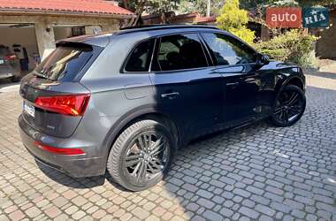 Внедорожник / Кроссовер Audi Q5 2017 в 