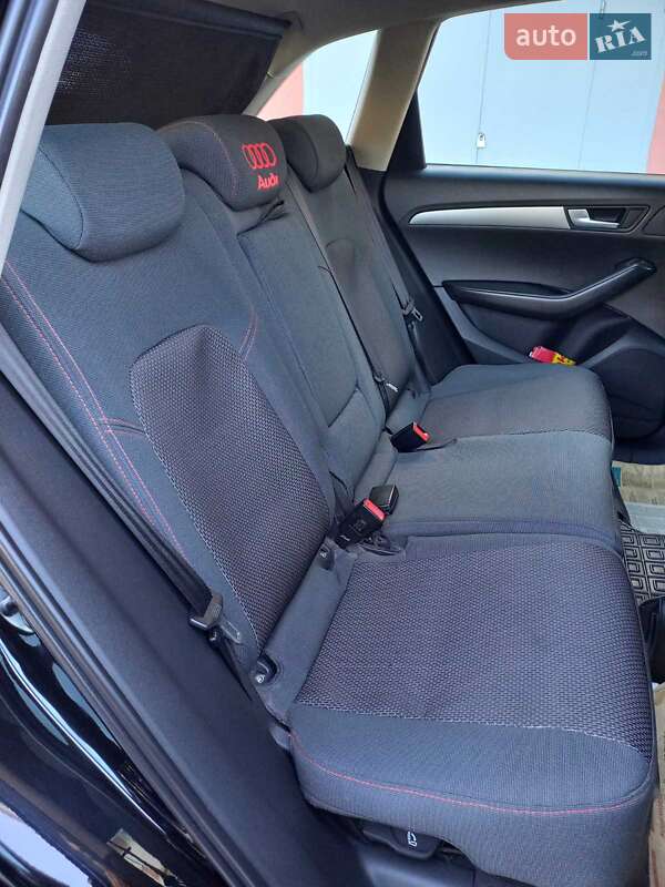 Внедорожник / Кроссовер Audi Q5 2010 в Тернополе