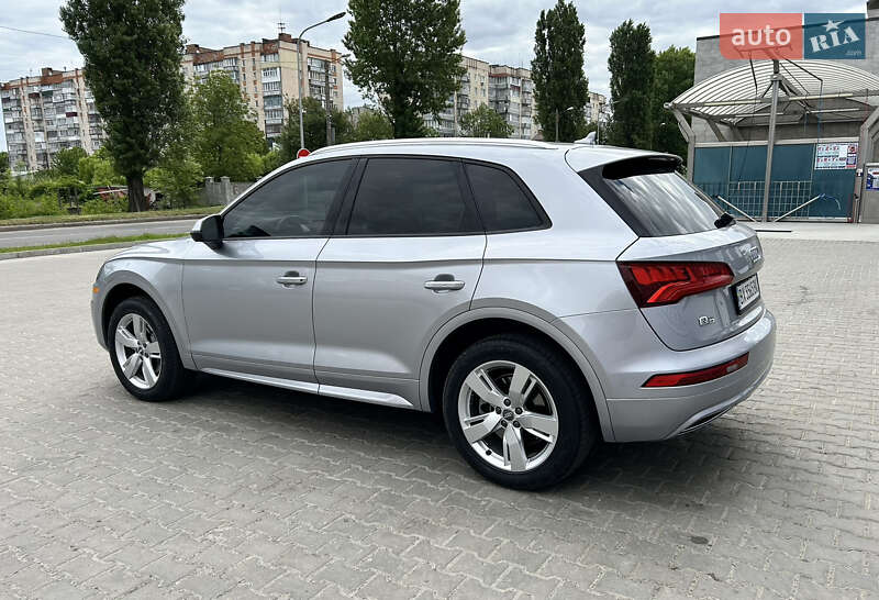Внедорожник / Кроссовер Audi Q5 2017 в Хмельницком
