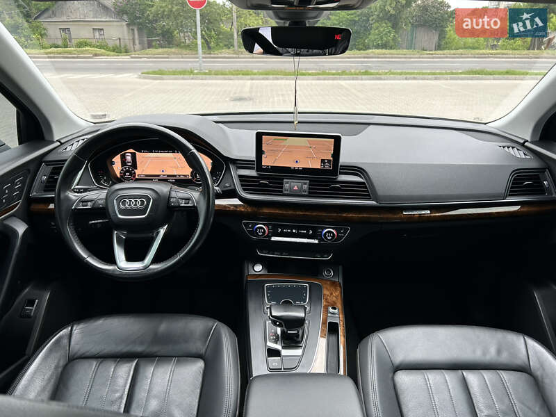 Внедорожник / Кроссовер Audi Q5 2017 в Хмельницком