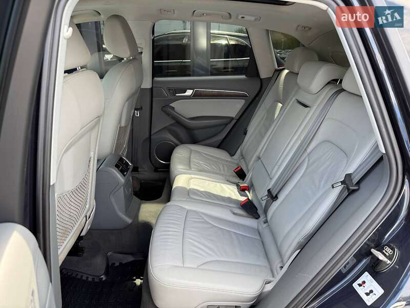 Внедорожник / Кроссовер Audi Q5 2015 в Ровно