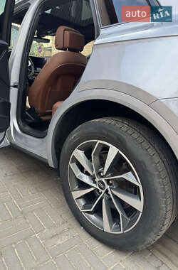 Внедорожник / Кроссовер Audi Q5 2022 в 