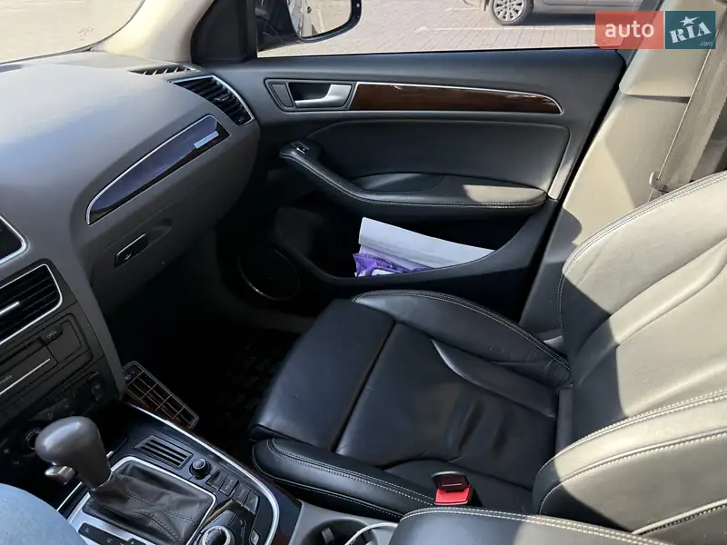 Позашляховик / Кросовер Audi Q5 2011 в 
