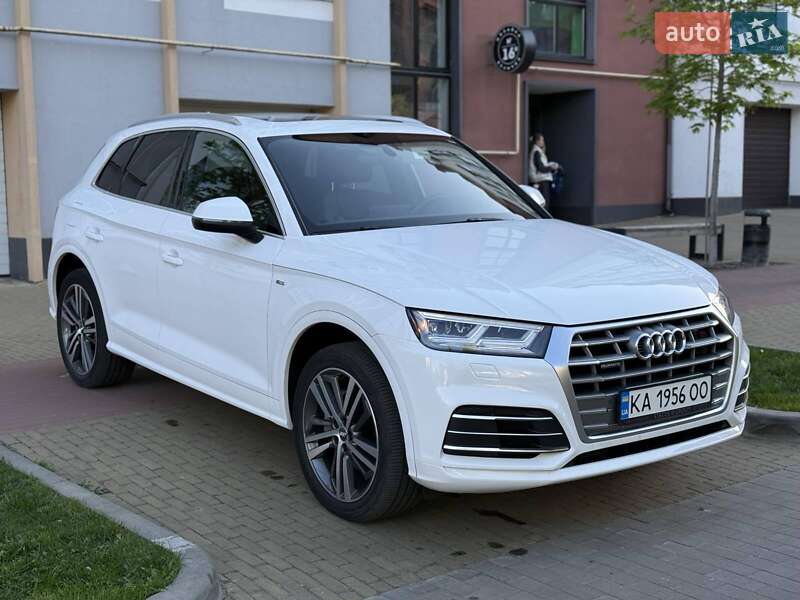 Внедорожник / Кроссовер Audi Q5 2017 в 