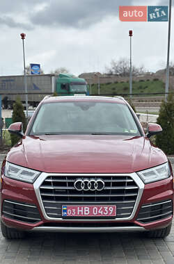 Внедорожник / Кроссовер Audi Q5 2018 в 