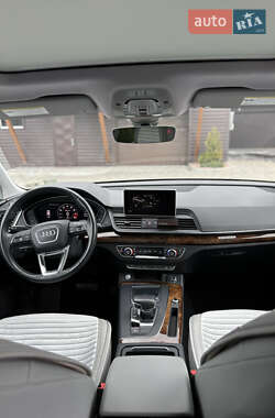Внедорожник / Кроссовер Audi Q5 2018 в 