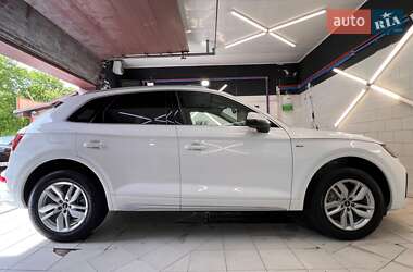 Позашляховик / Кросовер Audi Q5 2022 в 