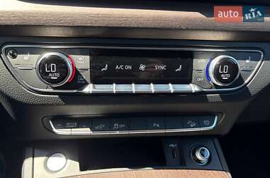 Внедорожник / Кроссовер Audi Q5 2020 в 