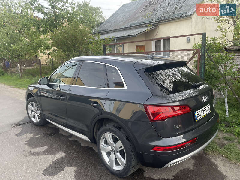 Позашляховик / Кросовер Audi Q5 2017 в Львові