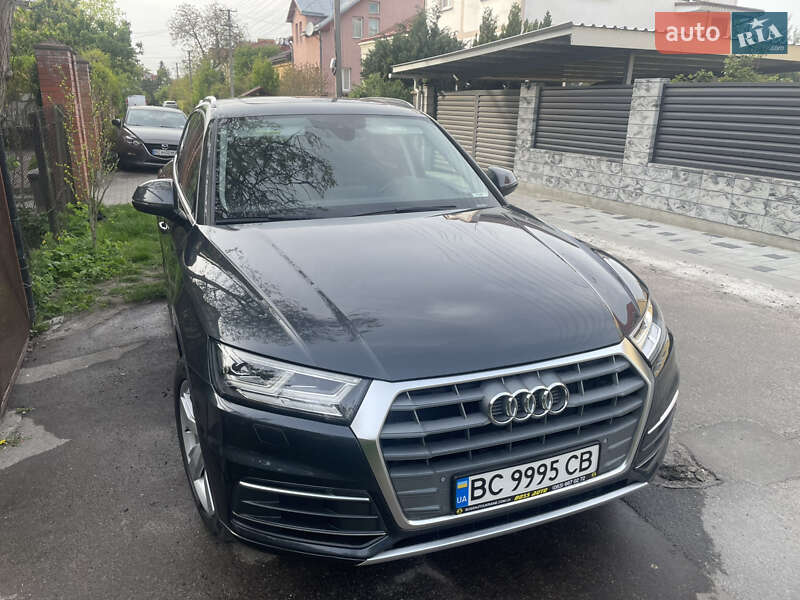 Позашляховик / Кросовер Audi Q5 2017 в Львові