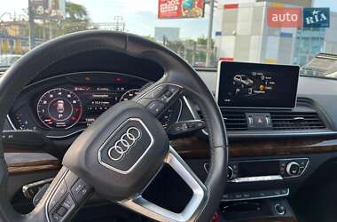 Позашляховик / Кросовер Audi Q5 2017 в 