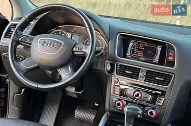 Позашляховик / Кросовер Audi Q5 2015 в 
