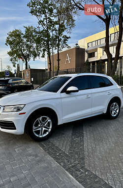 Внедорожник / Кроссовер Audi Q5 2018 в 