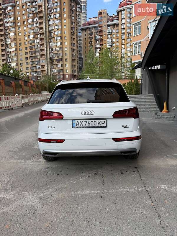 Внедорожник / Кроссовер Audi Q5 2017 в Киеве