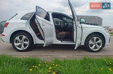 Позашляховик / Кросовер Audi Q5 2020 в 