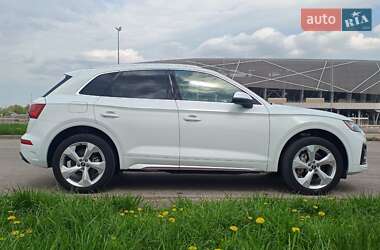 Позашляховик / Кросовер Audi Q5 2020 в 