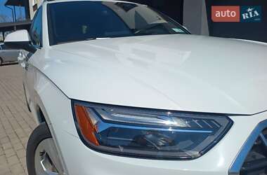 Позашляховик / Кросовер Audi Q5 2020 в 