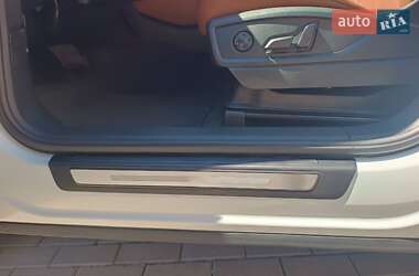Позашляховик / Кросовер Audi Q5 2020 в 