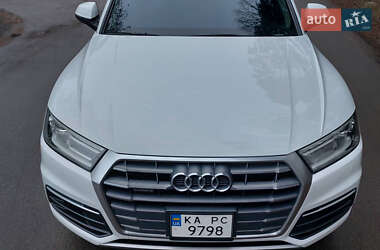 Внедорожник / Кроссовер Audi Q5 2017 в 