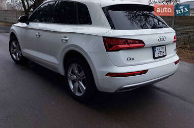 Внедорожник / Кроссовер Audi Q5 2017 в 
