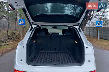 Внедорожник / Кроссовер Audi Q5 2017 в 