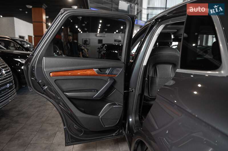 Внедорожник / Кроссовер Audi Q5 2021 в Одессе