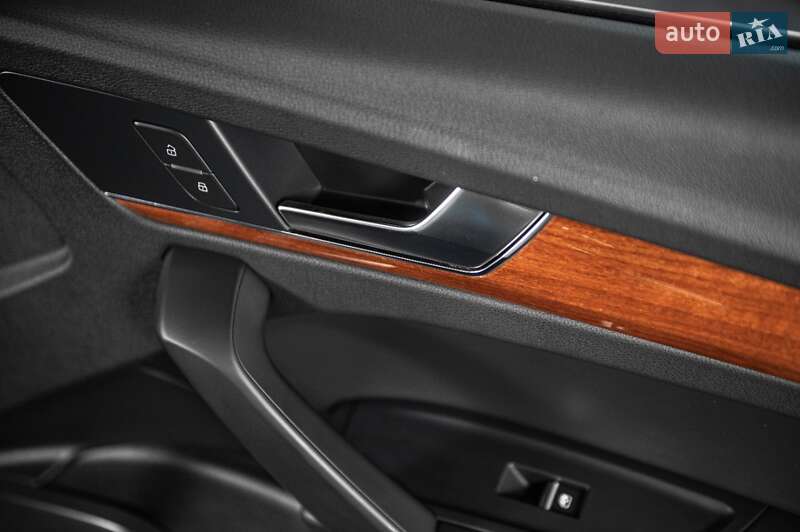 Внедорожник / Кроссовер Audi Q5 2021 в Одессе