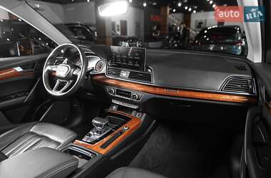 Внедорожник / Кроссовер Audi Q5 2021 в 