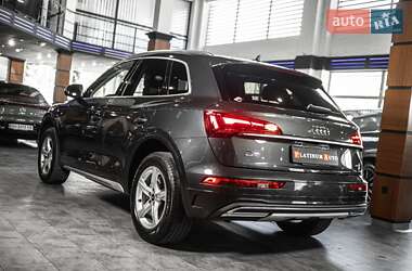 Внедорожник / Кроссовер Audi Q5 2021 в 