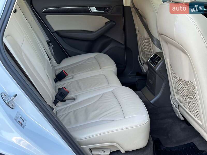 Внедорожник / Кроссовер Audi Q5 2017 в Одессе