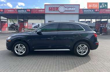 Позашляховик / Кросовер Audi Q5 2017 в 