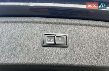 Позашляховик / Кросовер Audi Q5 2017 в 
