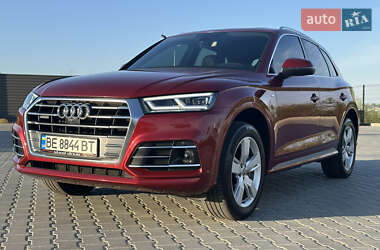 Позашляховик / Кросовер Audi Q5 2018 в 
