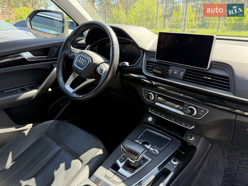 Внедорожник / Кроссовер Audi Q5 2017 в Киеве