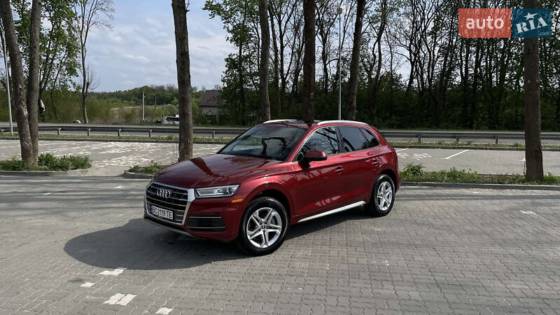 Внедорожник / Кроссовер Audi Q5 2017 в 