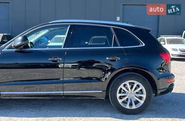 Позашляховик / Кросовер Audi Q5 2015 в 