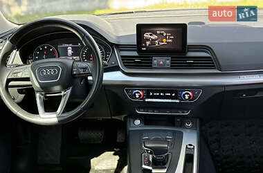 Позашляховик / Кросовер Audi Q5 2018 в 