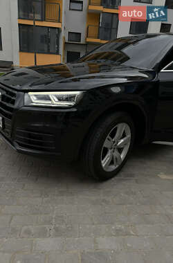 Внедорожник / Кроссовер Audi Q5 2017 в 