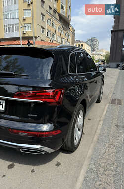 Внедорожник / Кроссовер Audi Q5 2022 в 