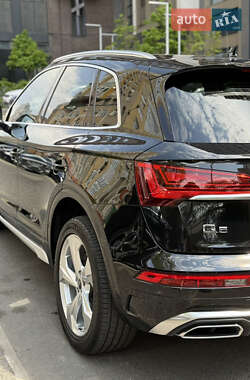 Внедорожник / Кроссовер Audi Q5 2022 в 